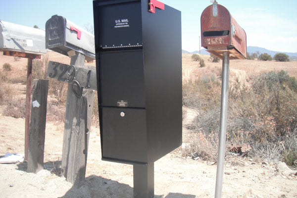 Jayco Letter Locker locking mailbox next to a standard rural mailbox, Apple Valley CA
